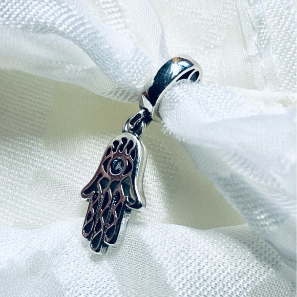🧿 NWOT Blue Evil Eye Hamsa Hand Charm ✨ - Picture 9 of 10